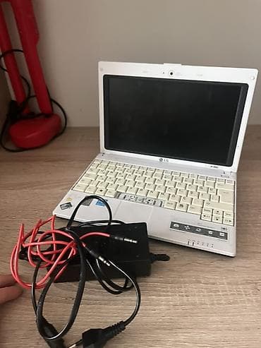 notebook çantası: LG X110 mini noutbuk Xüsusiyyətlər: - Ekran: 10.1" (təxminən), parlaq — 4