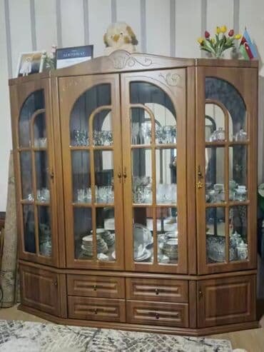 Setka vitrinləri: Şüşəli dolab vitrini — 2