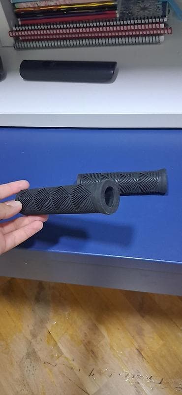 Велоаксессуары: Velosiped sükanı üçün rezin qollar (2 ədəd) - Material: yumşaq — 2