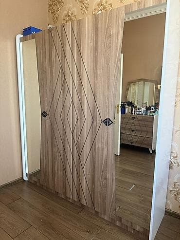 paltar şkafları: Yataq otağı üçün mebel dəsti Tərkibi: - Geniş sürgülü qapılı şkaf — 2