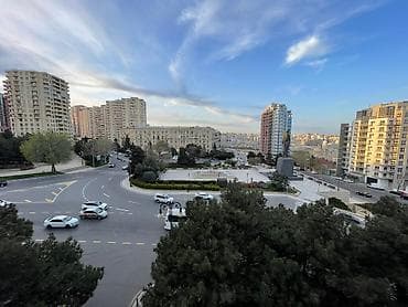 narimanov: 🇦🇿 Azərbaycan dili 🏡 Nərimanov Heykəli ilə üzbəüz, Dominos Pizza — 8