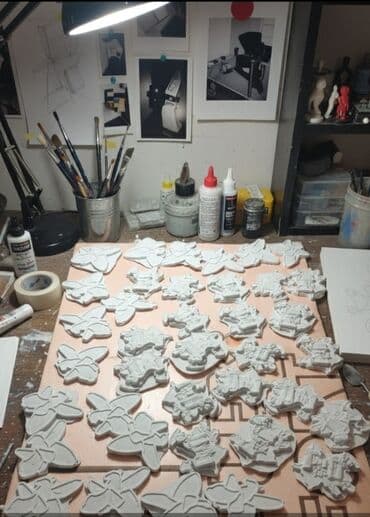 qara suvaq yoxsa agdag: Fiqur, Gips, rəng - Ağ — 4