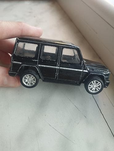 kohnə sifer: Qara rəngli metal oyuncaq SUV maketi - Korpus: metal döküm — 3
