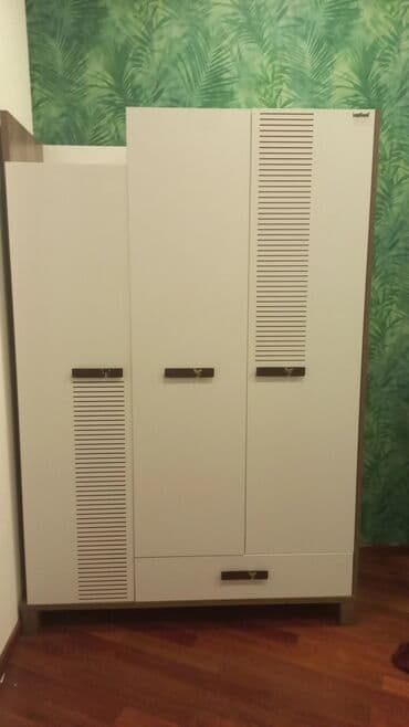 İşlənmiş, Açılan, 3 qapılı Düz dolab, Şifonyer