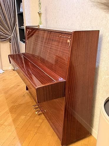 belarus piano: Məhsul: Akustik upright piano – “Belarus” (БЕЛАРУСЬ) modeli Təsvir: - — 3