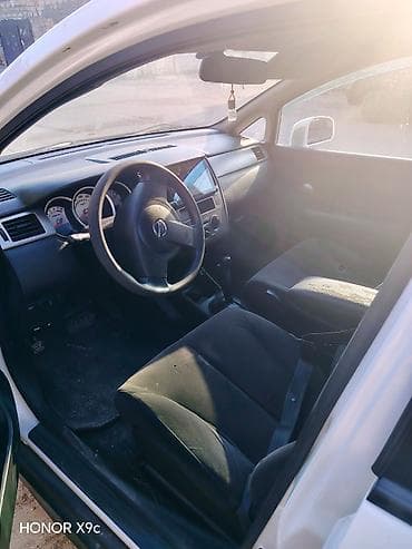 ateve motor: Nissan Tiida Latio sedan Salam Bez kraska deyil əziyi olubda düzəlibdə — 7