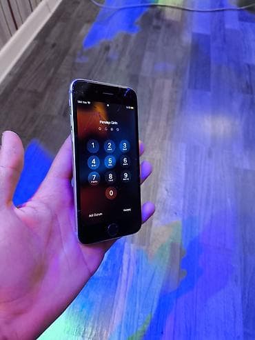 ipad qiyməti: IPhone 6s, 16 GB, Gümüşü, Qırıq — 4