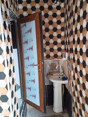 Гаражи: Arenda kiçik ticarət obyektı - Ümumi sahə: təxminən 14 m² - İri — 5