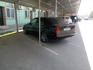 kalpak disk: Mercedes-Benz 220: 1.8 l | 1996 il Sedan — 2