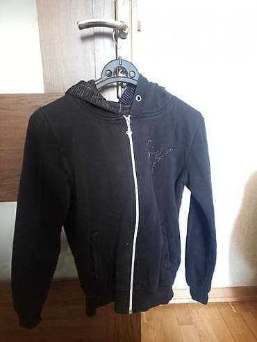 drap palto kisi ucun: Qara rəngli kapüşonlu svitşot - Model: fermuarlı, kapüşonlu, ön — 1