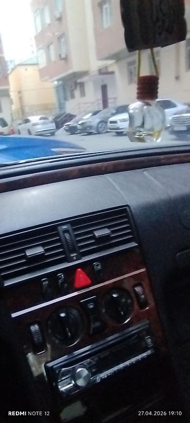 04 sat: Mercedes-Benz C 200: 2 l | 1997 il Sedan — 6