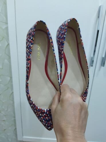 ayyaqabı: Ninewest ayaqqabilari hamısı yenidir. 36-37 olculerdir. temiz — 6