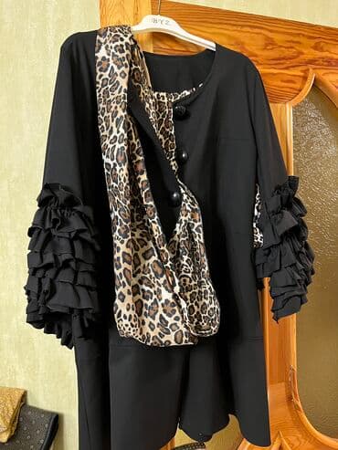 Cinslər: 50-52 razmere uygun kurtkadir. 2 il evvel 350 azn’a alinib 100 azna — 1