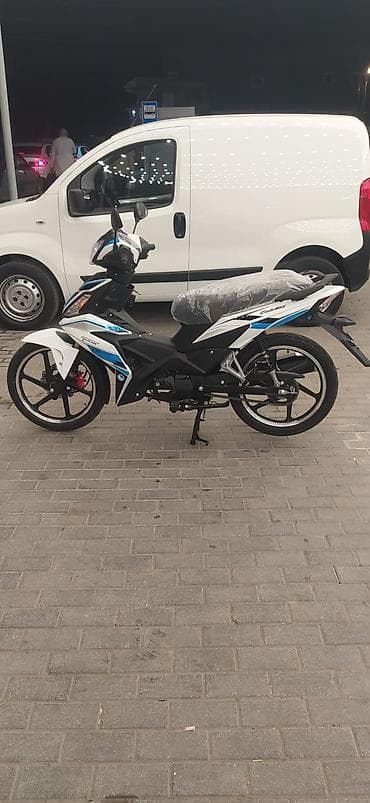 start stop: Moped/motosiklet – sport üslubunda, şəhər üçün ideal Salam. Moto — 1