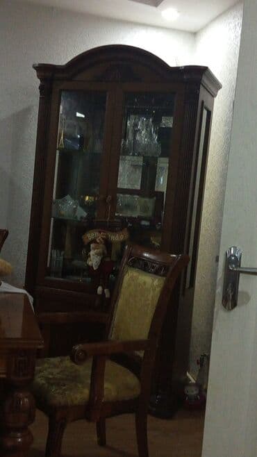 etir vitrin: Şüşəli dolab vitrini — 1