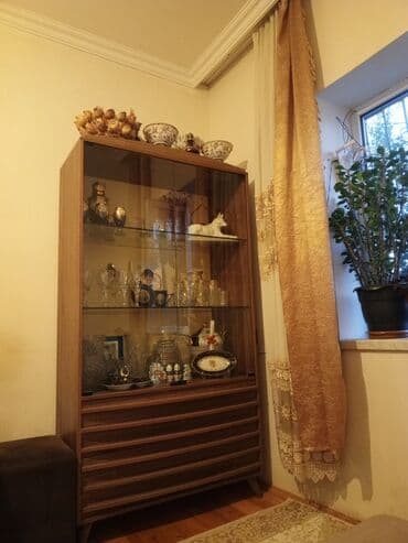 qara ekran sekilleri: TV altlığı — 6