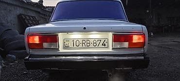 vaz 2107 şəkilləri: VAZ 2107 sedan, ağ rəng. - Kuzov: klassik 4 qapılı sedan orijinal — 6