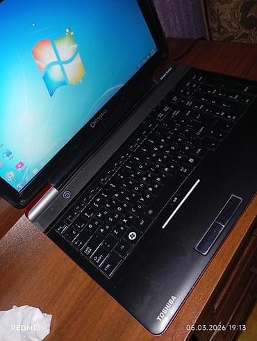 acer nitro ei242qrp: Toshiba Qosmio noutbuku - Parlaq qırmızı qapaqlı, Qosmio loqolu — 3