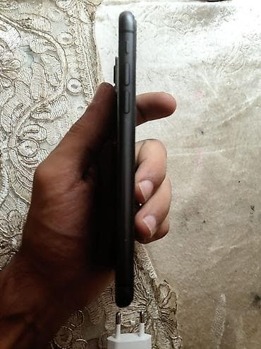 azercell operatorla elaqe: IPhone 11, 64 GB, Qara, Face ID — 4