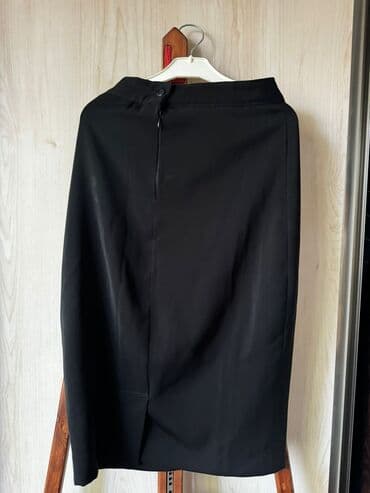 i̇dman qadın ətəkləri: Dar yubka qələm ətək. heç geyinilməyib. 32- 34 razmerə uyğun. Bel 30sm — 2