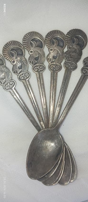 Кухонные принадлежности: - Məhsul: Dekorativ çay qaşıqları dəsti - Sayı: 6əded - Material — 1