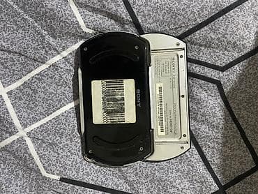 plata 1155: Sony PSP Go (PSP-N1006) portativ oyun konsolu.İşdəy vəziyyətdədir amma — 1
