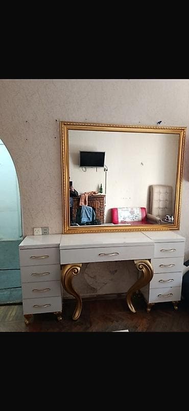 İşlənmiş, Saş kəsimi üçün masa, Güzgülü lalafo.az -da İşlənmiş, Saş kəsimi üçün masa, Güzgülü