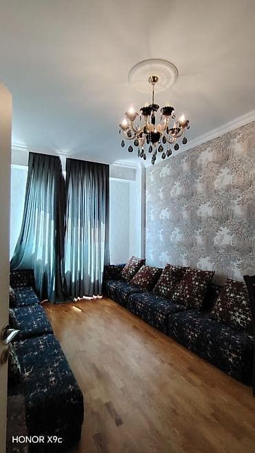 Kirayə mənzillər: Mənzil tam təmirlidir.Suyu,qazı,işığı daimidir.Binanın 2 lifti — 2