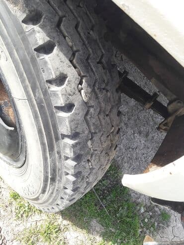 mtz 80 82: Süd daşıyan tanker maşını - Gövdə: Ağ rəngli yük maşını, süt daşıma — 4