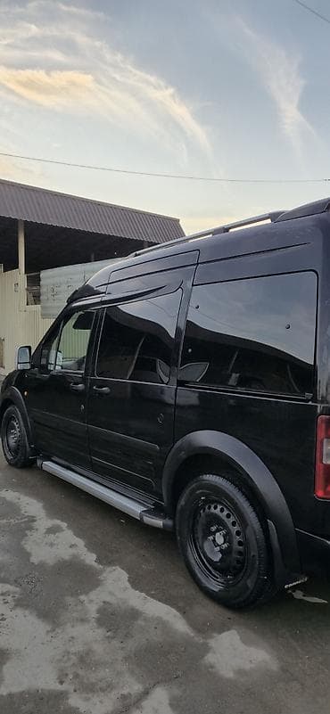 kia satisi: Ford Tourneo Connect: 1.8 l | 2008 il 362000 km Van body type — 8