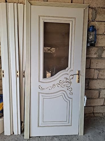 pəncə: Ağ rəngdə dekorativ iç qapılar dəsti - Klassik üslub: qızılı konturlu — 2