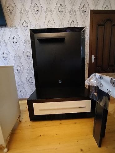 taxta ref: TV stendi və paneli Aşağıya yeri var - Rəng: qara-parlaq panel, alt — 1