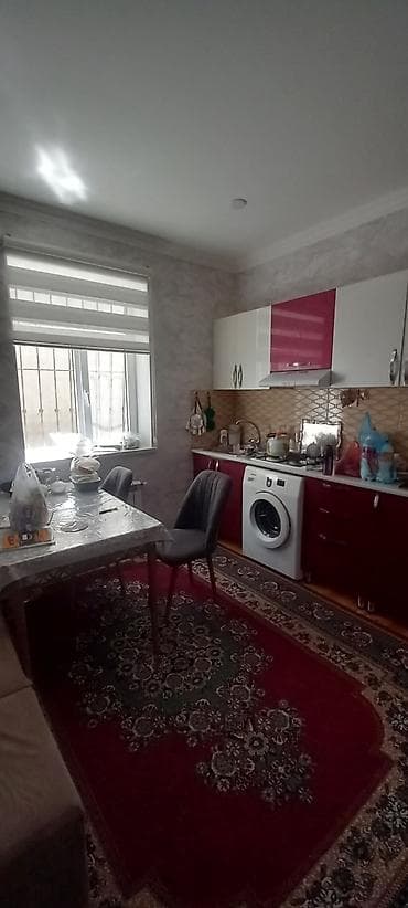 Satılır: - Plan: geniş zal, ayrıca mətbəx, iri sanitar qovşaq (duş
