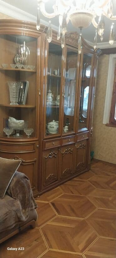 стол деревянный кухонный: Б/у, Сервант — 3