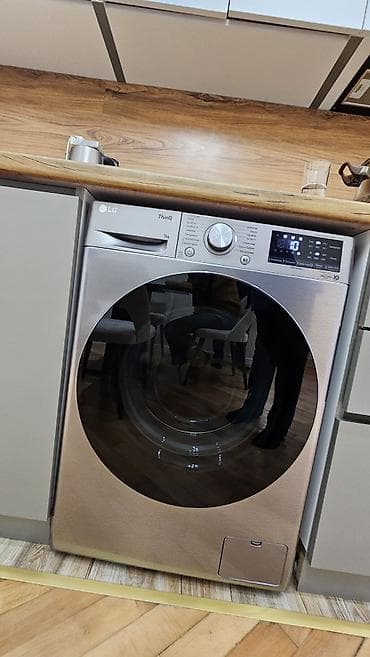 həzi aslanov: Həzi Aslanov metrosunun düz yanındakı yeni tikili binada 8 ci — 6