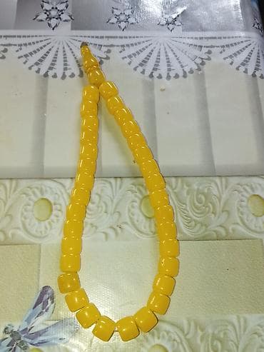 Təsbeh - Rəng: parlaq günəbaxan sarısı - Fason: kvadrat-yuvarlaq