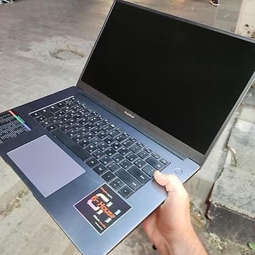 macbook pro 15: Müasir noutbuku Honor/SSD 512/DDR4 Ram 8 Salam əziz dostlar 🖐🏻 — 8