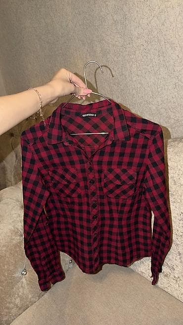 b köynəyi var: Qırmızı-qara dama naxışlı qadın köynəyi - Model: düyməli, uzunqol - — 2