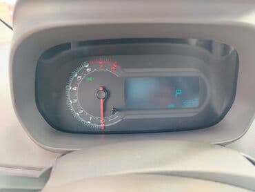 mersedes c 230: Ağ rəngdə Chevrolet Cobalt avtomobili. Salonda oturacaqlar üçün — 7