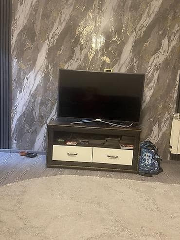 tv sdent: İşlənmiş, Düz TV altlığı, Polkalı, Laminat — 1