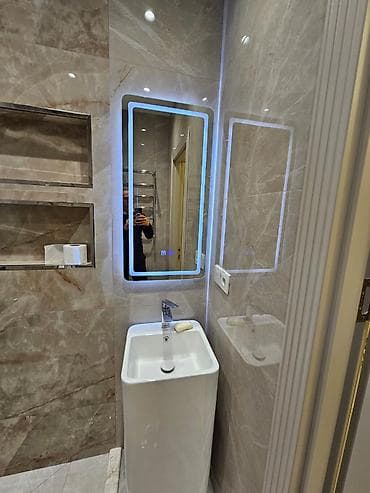 radiatır: LED işıqlı vanna otağı güzgüsü - Dikdörtqan formalı, nazik çərçivəli — 1