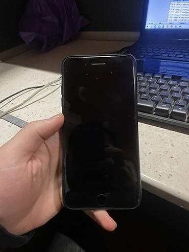 apple 6 telefon: IPhone 8 Plus, 64 GB, Qara, Barmaq izi — 3