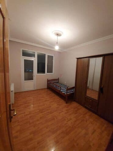 kohne gunesli: Bakı, 3 otaqlı, Köhnə tikili, 55 kv. m — 1