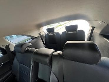 traktor tekeri: Kia Sorento – qara rəngli, şəhər və uzun məsafələr üçün geniş — 6