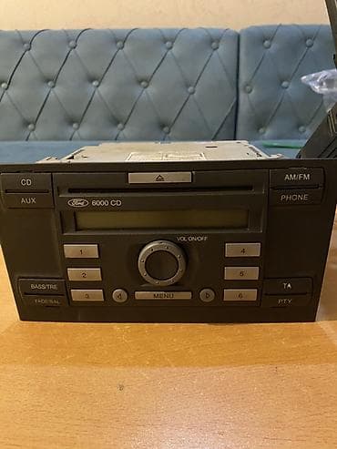 nokia 6500 classik: Ford Audio Systems “6000 CD” avtomobil maqnitofonu və ön konsol — 3