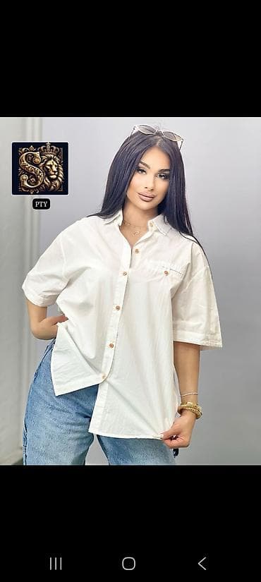 yeni geyim: Qadınlar üçün qısaqoll düyməli köynək - Model: oversize kəsim, rahat — 3