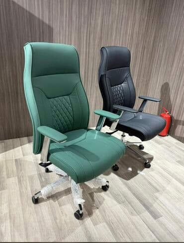 Ofis masaları: Ofis mebel dəsti Tərkib: - İş masası: ağ üst səth, qara metal karkas; — 6