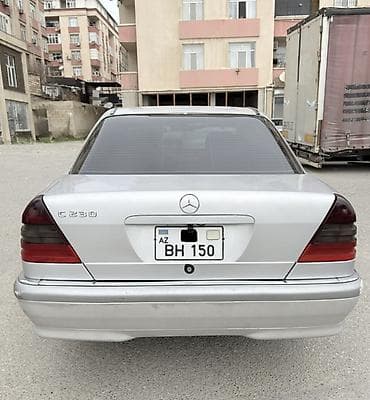 mercedes 190: Mercedes-Benz C 230: 2.3 l | 1997 il Sedan — 3
