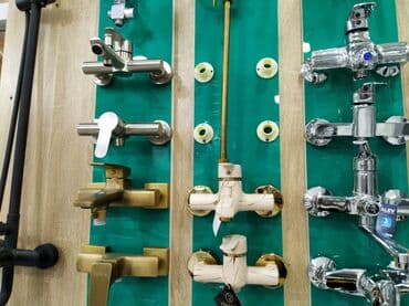 Moydadırlar: Divar montajı üçün nəzərdə tutulmuş bu metal hamam kranları