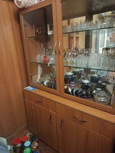 Lexus: Şüşəli dolab vitrini, İşlənmiş — 1